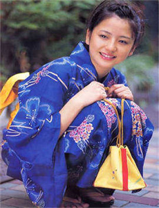 一个人看的免费高清WWW视频日本动漫,被当成发泄玩具的一天