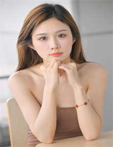 英语班主任让我吃他的小兔兔/女人裸下部图裸露全身