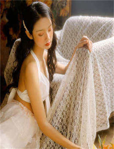 张根硕女友是谁/爷爷吃我小扇贝